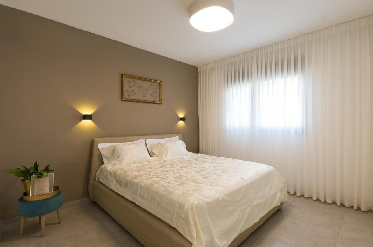 Maorissimo Boutique Apartment 아코 외부 사진